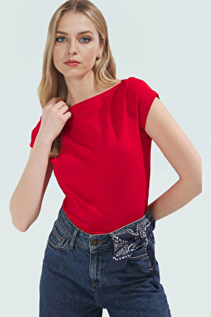 Pamuklu Likralı Bluz Fitted Kalıp Kayık Yaka Yaz Koleksiyonu Profesyonel Görünüm