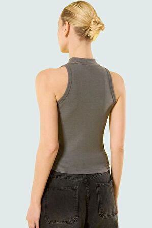 Yazlık Kolsuz Fitted Bluz Dik Yaka Poliviskon Kaşkorse Günlük Stil Zarifane Tasarım