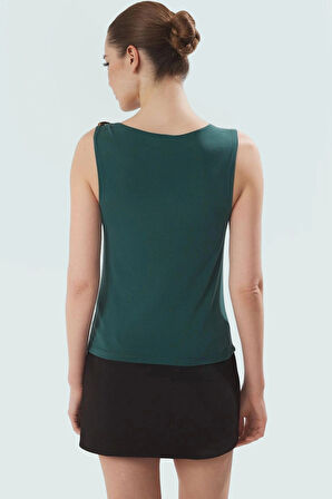 Aksesuarlı Kolsuz Modal Bluz Rahat ve Şık Günlük Kullanım Görünüm