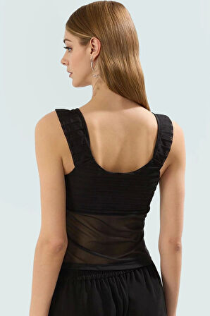 V Yaka Fırfırlı Tül Örme Bluz Yazlık Şık Tasarım Modern Stil Yüksek Kalite Kaliteli İşçilik