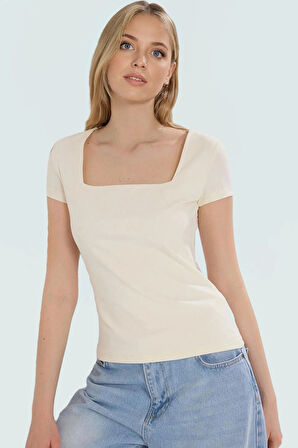 Yazlık Kısa Kollu Pamuklu Elastanlı Bluz Fitted Kalıp Günlük Şıklık Yüksek Kalite