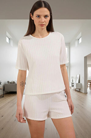 Yazlık Pijama Takımı Nefes Alan Örme Kumaş Şortlu Rahat Kalıp Özel Tasarım Kullanım