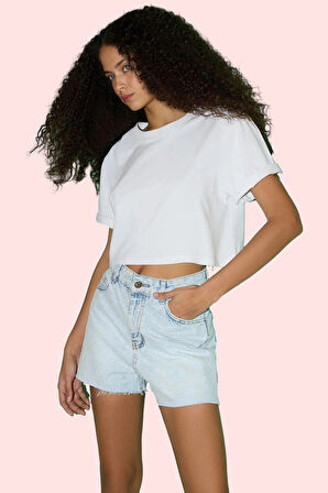 Kadın Denim Şort Pamuk Geniş Paça Rahat Yazlık Günlük Kombinler Yaz Aylarının Vazgeçilmezi