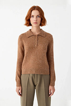 Kadın Alpaka Karışımlı Triko Kazak Polo Yaka Tasarımıyla Kış Günlerine Özel Şık ve Konforlu Stil