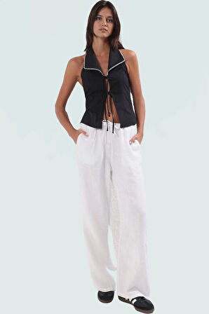 Nefes Alan Pamuklu Polyester Bluz Bağcıklı Detaylı Regular Kalıp Seçkin Malzeme Şık Görünüm