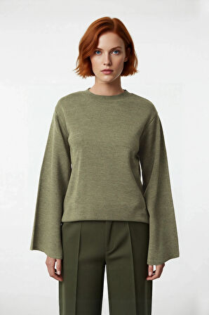 Kadın Sürdürülebilir Akrilik Materyal Regular Kalıp Uzun İspanyol Kol Triko Kazak Kış Modası