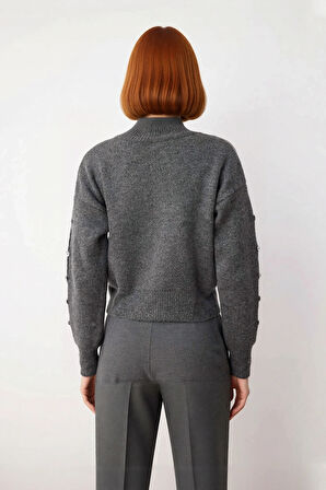 Kadın Dik Yaka Triko Kazak Düşük Kollu Düğme Detaylı Modern Regular Kalıp Kış İçin İdeal Seçim