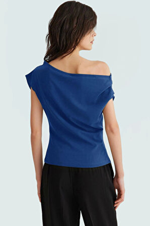 Şık Dökümlü Örme Bluz Asimetrik Yaka Kısa Kol Regular Kalıp Özel Tasarım Modern Stil