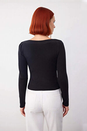 Kadın Modern Siyah Fitted Kayık Yaka Triko Kazak Konforlu Yapısıyla Her Kombine Uyum Sağlar Çok