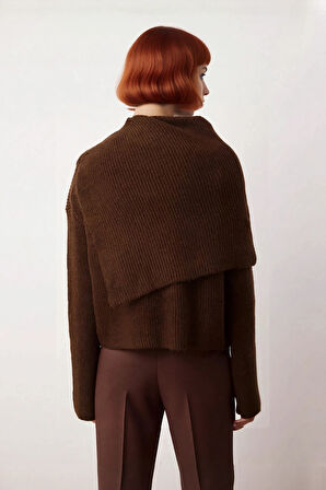 Kadınlara Özel Oversize Kesim Kalın Triko Kazak Soğuk Havalara Uygun Düşük Kol Detaylı Günlük Şıklık