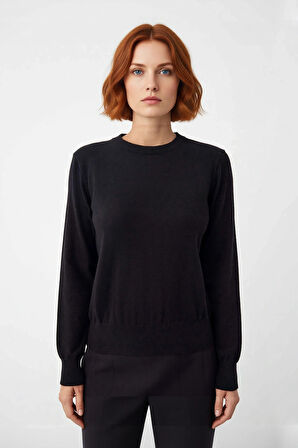 Kadın Ekru Düz Regular Kalıp Bisiklet Yaka Triko Kazak Kışın Rahat ve Şık Kombinlerin Temel Parçası