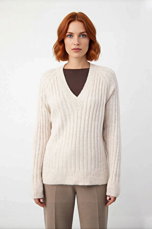 Kadın Uzun Boy Orta Kalınlık Fitilli Triko Kazak V Yaka Reglan Kol Soğuk Havalarda Ideal Seçim