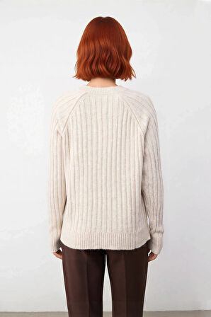 Kadın Uzun Boy Orta Kalınlık Fitilli Triko Kazak V Yaka Reglan Kol Soğuk Havalarda Ideal Seçim