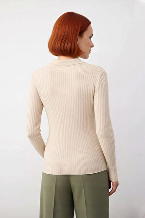 Kadın Polo Yaka Fitilli Triko Kazak Modern Fitted Tasarımıyla Casual Şıklığı Soğuk Havalarda