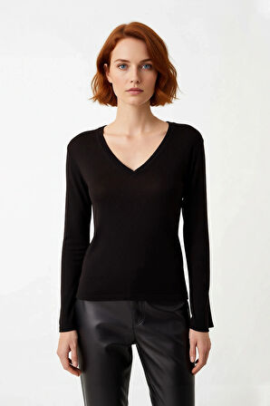 Kadın V Yaka Siyah Triko Kazak Casual Günlük Şıklığı Tamamlayan Orta Kalınlıkta Rahat Kesim