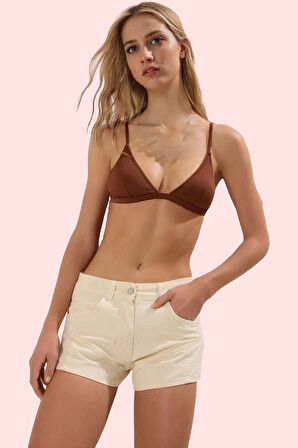 Kadın Pamuk Denim Şort Rengi Dar Paça Plaj ve Günlük Kullanım İçin Yaz Aylarının Vazgeçilmezi