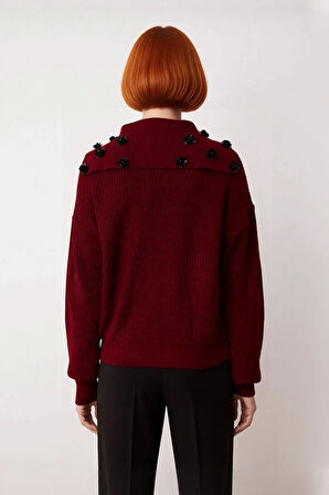 Kadın Akrilik Triko Selanik Dokuma Devrik Yaka Gül Aksesuarlı Uzun Kollu Rahat Kışlık Kazak