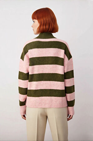 Kadın Oversize Dik Yaka Fermuarlı Çizgili Kalın Triko Kazak Kış Günleri İçin Konforlu Stil