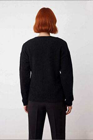 Kadın Düşük Kol V Yaka Triko Kazak Regular Kalıp İle Kış Şıklığı ve Konfor Bir Arada Kaliteli