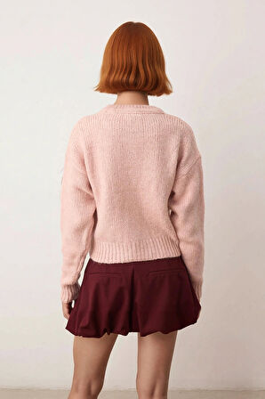 Bayan Pembe Nakış Detaylı Yılbaşı Konseptli Crop Kesim Uzun Kol Triko Kazak Modeli Kaliteli