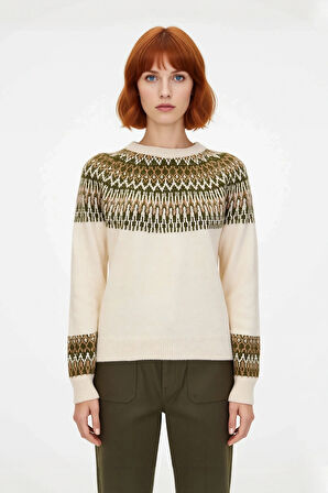 Kadın Etnik Desenli Bisiklet Yaka Regular Kalıp Triko Kazak Soğuk Havalarda Konforlu ve Şık Seçim