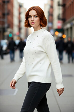 Kadınlara Özel Regular Kesim Ekru Trok Detaylı Düşük Kollu Bisiklet Yaka Orta Kalın Triko Kazak