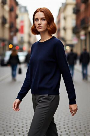 Kadınlara Özel Ekru Regular Kalıp Bisiklet Yaka Kalp İşlemeli Triko Kazak Kış Günleri İçin Harika