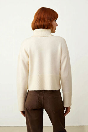 Kadın Geniş Kalıp Dik Yaka Triko Kazak Standart Kollu Orta Kalınlık Düz Desen Kış Kombinleri İçin