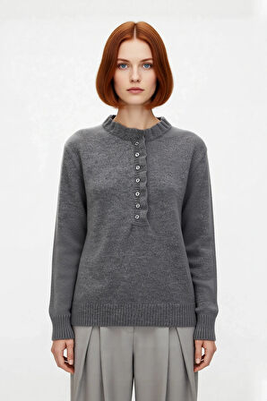 Kadın Regular Kalıp Düz Desen Bisiklet Yaka Düğme Detaylı Triko Kazak Kış Günleri İçin Konforlu