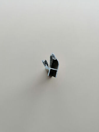 8 MM ALM CAM BALKON AÇILI KÖŞE HAŞ BRONZ 150 CM