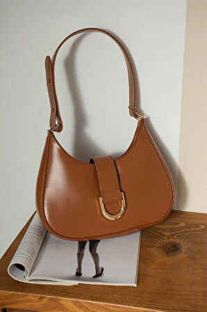 Kadın Toka Detaylı Şık  Baget Çanta