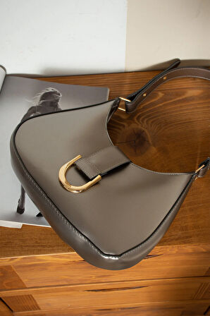 Kadın Toka Detaylı Şık  Baget Çanta