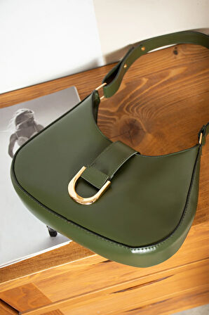 Kadın Toka Detaylı Şık  Baget Çanta