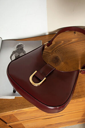 Kadın Toka Detaylı Şık  Baget Çanta