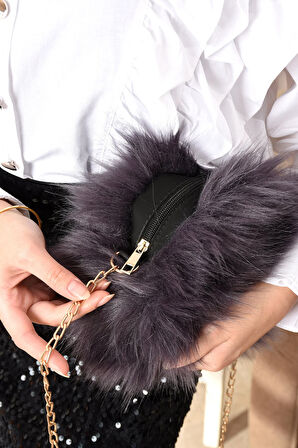 Yumuşak Dokunuş: Şık Tüylü Çanta Çapraz Askılı Zincirli Çanta