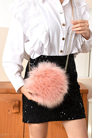 Yumuşak Dokunuş: Şık Tüylü Çanta Çapraz Askılı Zincirli Çanta