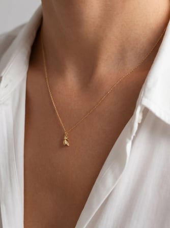 14 Ayar Altın Arı Model Kolye