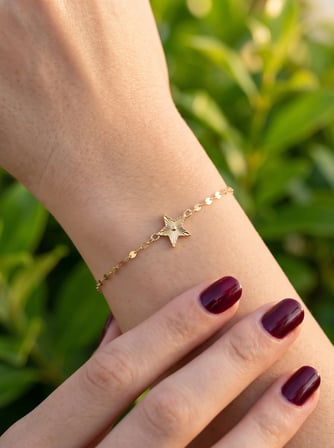 14 Ayar Altın Taşlı Yıldız Model Bileklik