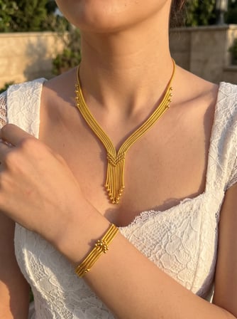 8 Ayar V Formlu Kalze Set
