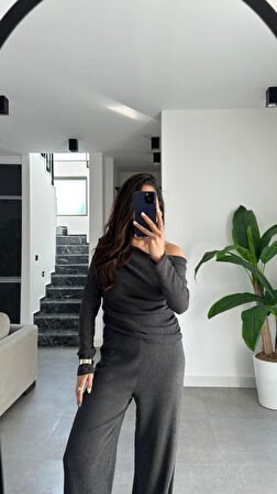 Kadın Kayık Yaka Yanı Büzgülü Omuz Dekolteli Bluz Vesalaş Ispanyol Paça Pantolon Ikili Takım