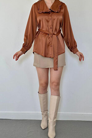 Kahverengi Yakası Fırfırlı Kuşaklı Saten Gömlek