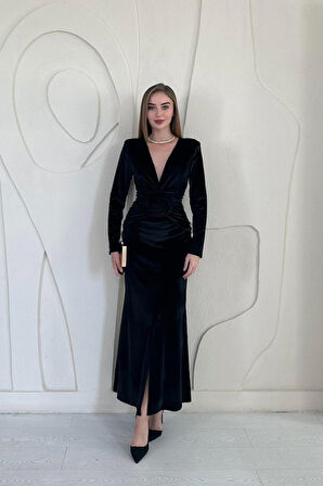 Siyah Önü Yırtmaçlı Güllü Elbise