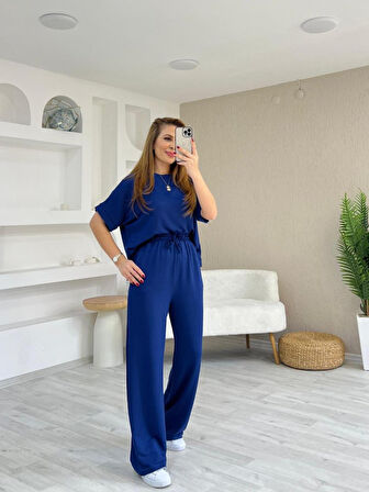 Kadın Modal Kumaş V Yaka Tişört Ve Bol Kesim Pantolon Ikili Takım