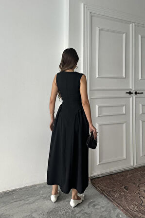 Siyah Gül Detaylı Atlas Elbise