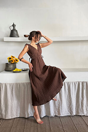 MÜSLİN ELBİSE OMUZ BÜZGÜ DETAYLI V YAKA KOLSUZ ELBİSE - Kahverengi