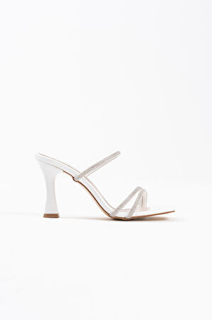 Alvina Beyaz Taşlı İnce Bantlı Kadın Topuklu Terlik