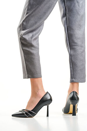 Sonya Siyah Taşlı Kadın Ayakkabı