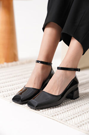 Arilla Siyah Rugan Kadın Topuklu Ayakkabı