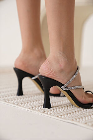 Capella Siyah Kadın Taşlı Topuklu Terlik