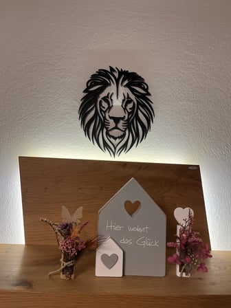 Bezos 3D Baskı Aslan Figürlü Duvar Dekoru Heybetli Aslan Kabartma Duvar Panosu EVCEM